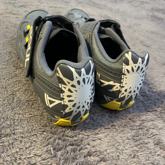 soulcycle Men\'s Gray Athletic Cycling Shoes with Yellow Accents